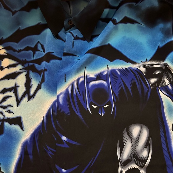 Batman themed button down shirt - Picture 2 of 3